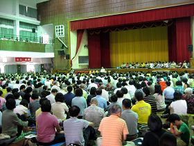 二零一一年七月三日，在台湾南投草屯青年活动中心举办对大陆讲真相交流会